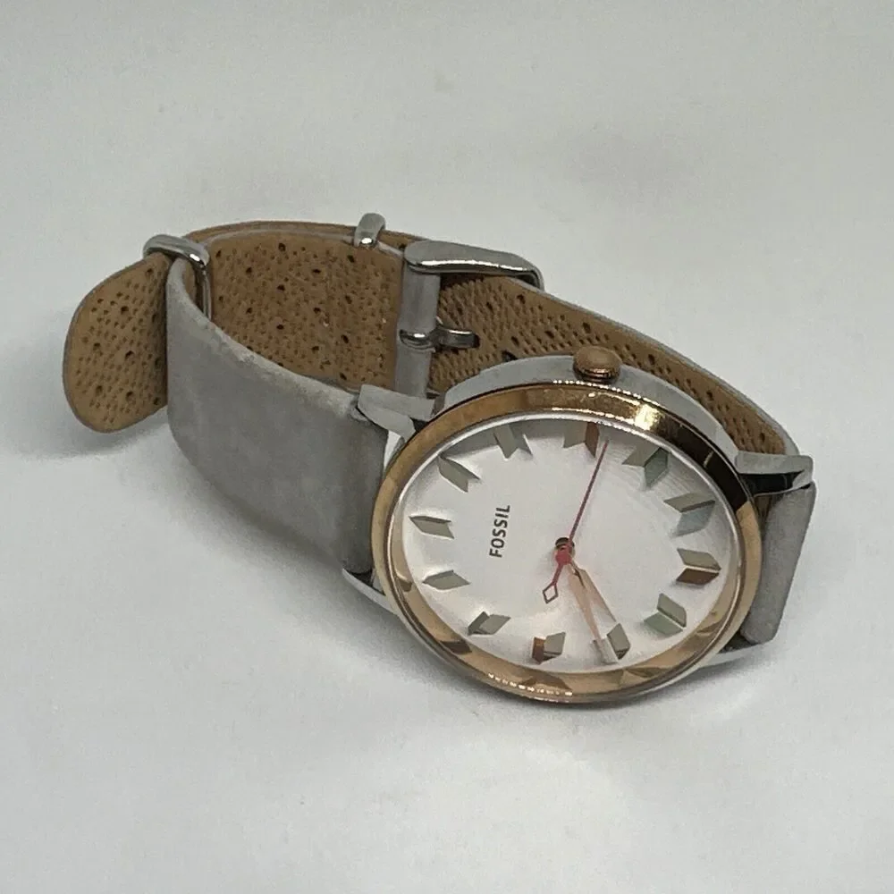 Fossil ES4057 Women's Gray Leather Analog Dial Quartz Genuine Wristwatch HME416